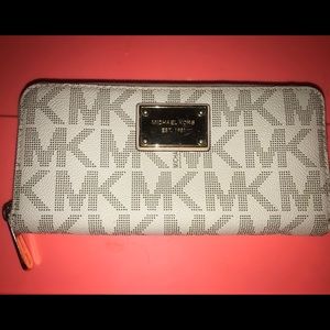 MK wallet barely used